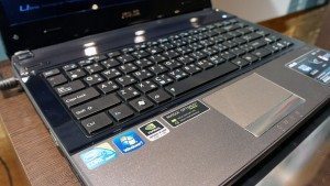 ASUS new ultra-portable U36JC laptop 3