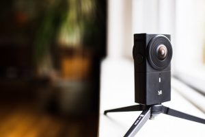 Yi 360 VR Camera can mount on a tripod