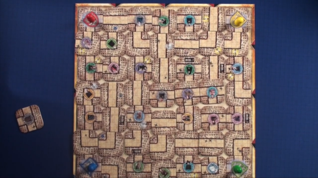 Harry Potter Labyrinth (Ravensburger) is a Magic board game of Labyrinth