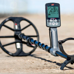 4. Minelab Equinox 800 Metal Detector (1)