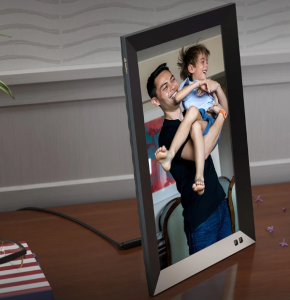 2. Nixplay Smart Photo Frame (3)