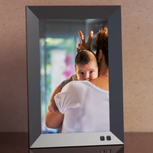 2. Nixplay Smart Photo Frame (5)