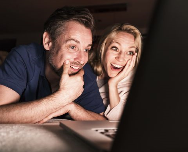 6 Ways That Watching Porn With Your Partner Can Help Improv