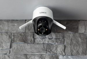 Lorex 2K Pan-Tilt Outdoor Wi-Fi Security Camera