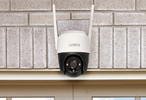 Lorex 2K Pan-Tilt Outdoor Wi-Fi Security Camera