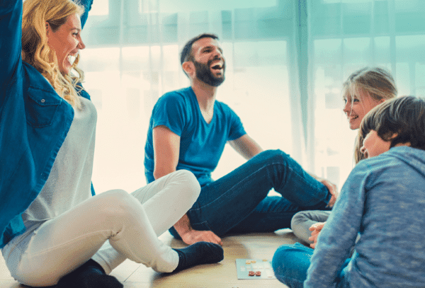 5 Indoor Games to Play at Home with Your Friends