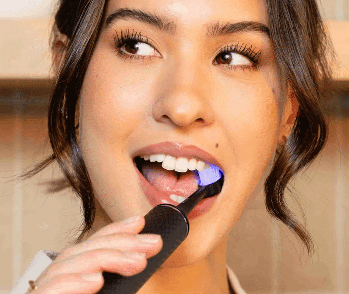 SNOW Advanced Whitening Electric Toothbrush with Self-Sanitizing Case