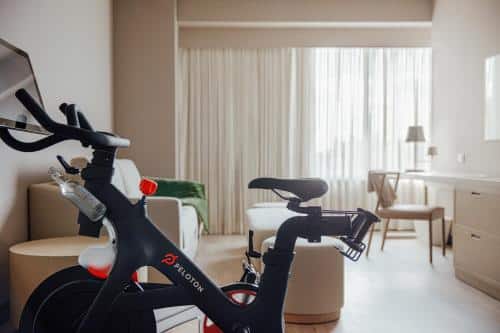 Tech-Driven Fitness & Minimalist Luxury Exemplifies ette Hotel Orlando