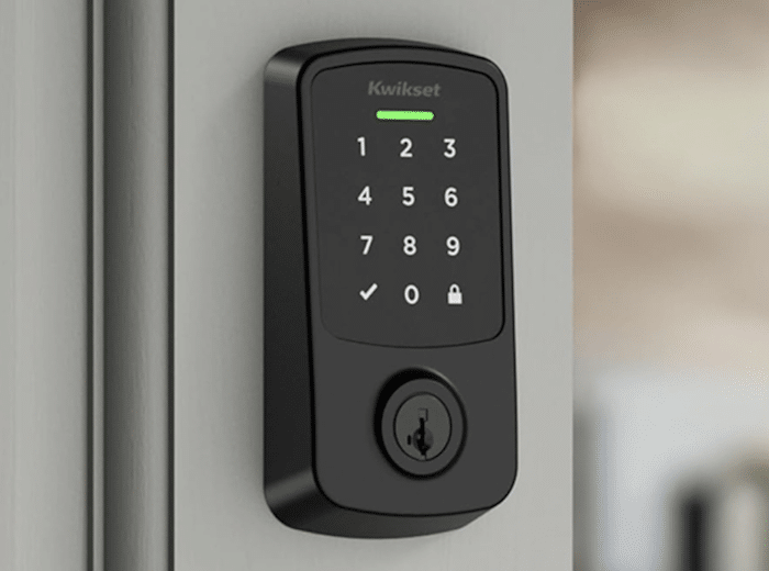 Kwikset Aura Reach – Matter- and Bluetooth-Enabled Smart Deadbolt Lock